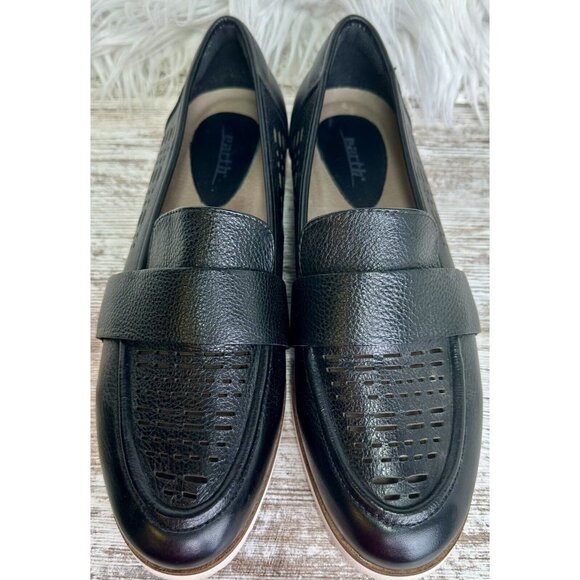 EARTH Loafer Women’s Size 9.5 Black Flat‎ Shoe Masio Leather Perforated Slip On - Picture 7 of 16